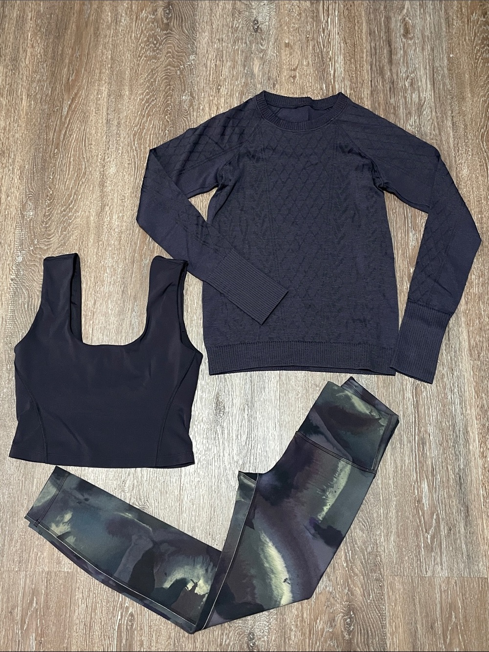 NWOT Lululemon Matching Set Bundle. Size Tops 6/Bottom 4